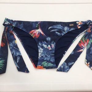 Roxy bikini bottoms